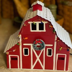 Scentsy Red Winter Christmas Barn Full size warmer